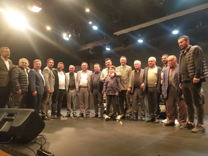 "BİR HAYALİN GECESİYDİ…" AYDIN SEVİM SANAT HAYATININ 30. YILINDA DUYGUSAL BİR GECEDE SEVENLERİYLE BULUŞTU