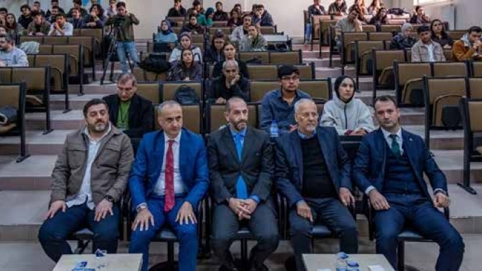 SİNOPLU GAZETECİLER OMÜ’DE GELECEĞİN MESLEKTAŞLARIYLA BULUŞTU