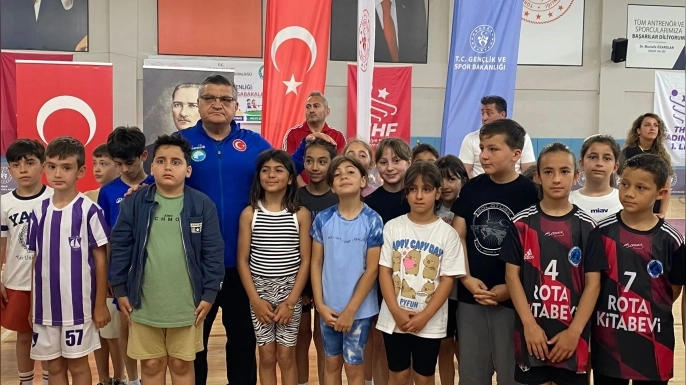 GELENEKSEL OYUNLAR ÇOCUKLARA UNUTULMAZ ANLAR YAŞATTI