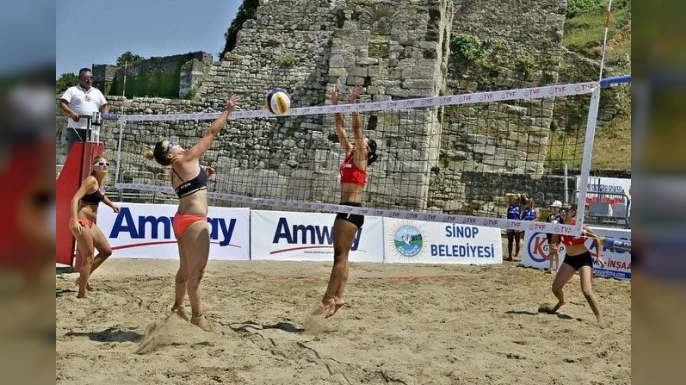 SİNOP, ULUSLARARASI PLAJ VOLEYBOLU HEYECANINA HAZIRLANIYOR
