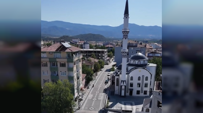 ORTA CAMİİ ÇEVRESİ YENİLENEREK HİZMETE SUNULDU