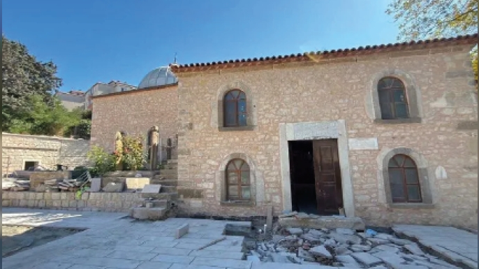 CEZAYİRLİ ALİ PAŞA CAMİİ’NDE RESTORASYON ÇALIŞMALARI HIZ KESMEDEN SÜRÜYOR