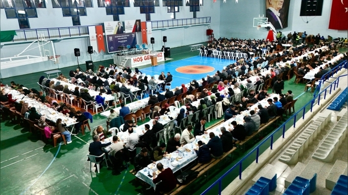 BELEDİYE İLK İFTAR SOFRASINI KAPALI'DA KURDU...