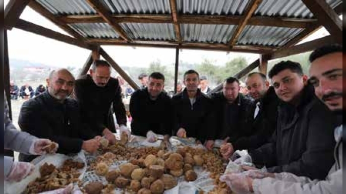 BOYABAT BAĞLICA’DA BAYRAMIN BEREKETİ: “ZİRAAT KESME” GELENEĞİ YAŞATILDI