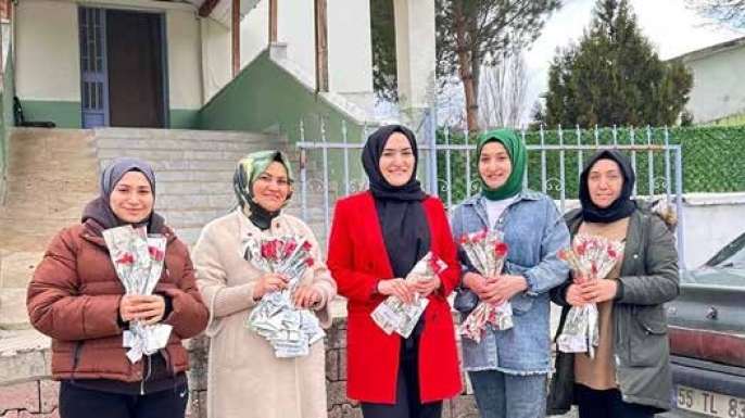 DURAĞAN BELEDİYESİ KADINLAR GÜNÜNÜ KARANFİLLERLE KUTLADI