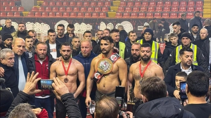 DURAĞANLI GÜREŞÇİ MUSTAFA TAŞ MAKEDONYA’DA BAŞPEHLİVAN OLDU
