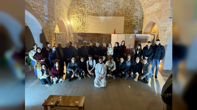 “REİS BEY” OYUNU TARİHİ DURAKHAN’DA SANATSEVERLERLE BULUŞTU