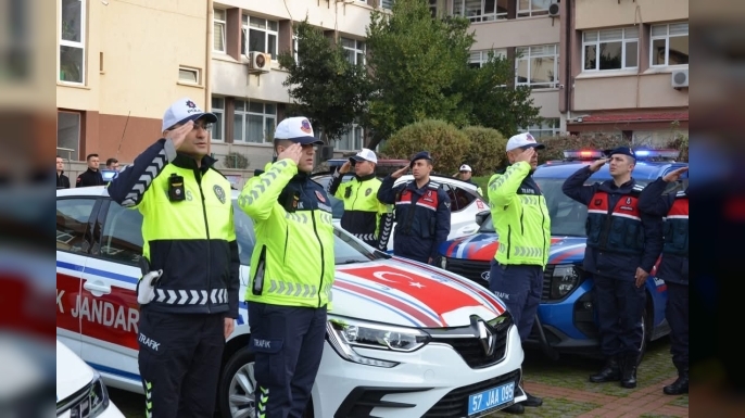 SİNOP’TA EMNİYET VE JANDARMAYA TAHSİS EDİLEN 19 YENİ ARAÇ HİZMETE ALINDI