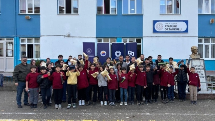 SİNOP ÜNİVERSİTESİ ÖĞRENCİLERİNDEN KÖY OKULLARINA ENERJİ BİLİNCİ