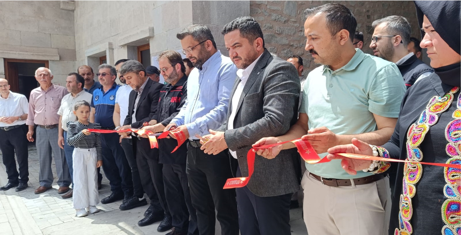 GAZZE İÇİN KERMES DÜZENLENDİ..